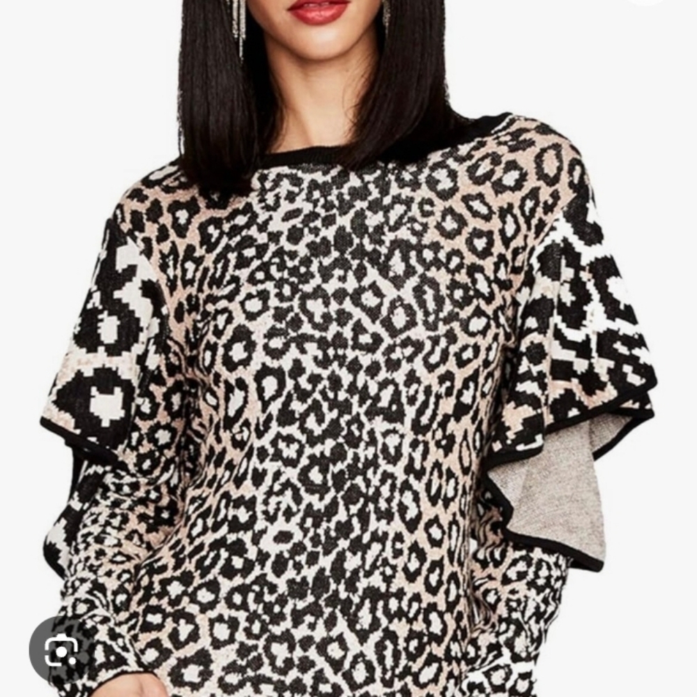 < Rachel Roy Leopard Print Long Pickaboo Sleeve Sweater